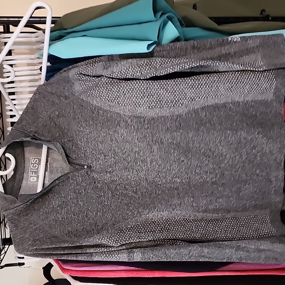 FIGS Underscrub Long Sleeve Top Gray Collared Size Large